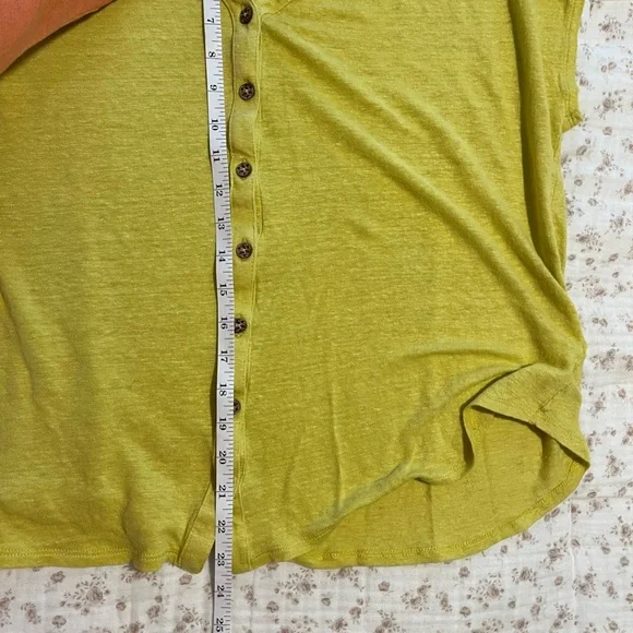 Yellow/Green linen Button-Up Top - Picture 6 of 6